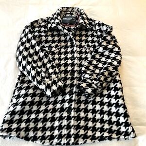 Bagatelle Houndstooth Button Front Oversized Jacket. Size Small.